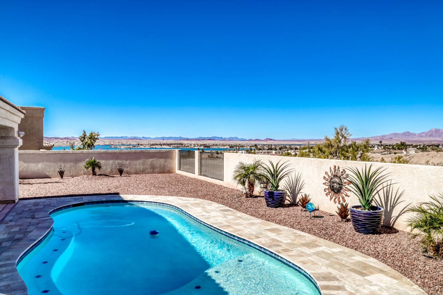 Lake Views | Pool | 3bd | Boat Parking | Sleeps 6