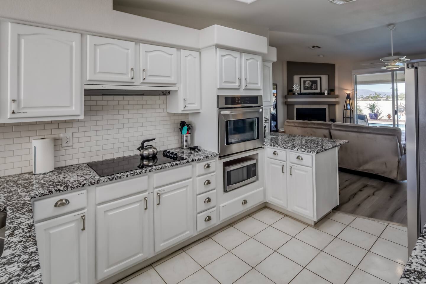 Lake Views | Pool | 3bd | Boat Parking | Sleeps 6