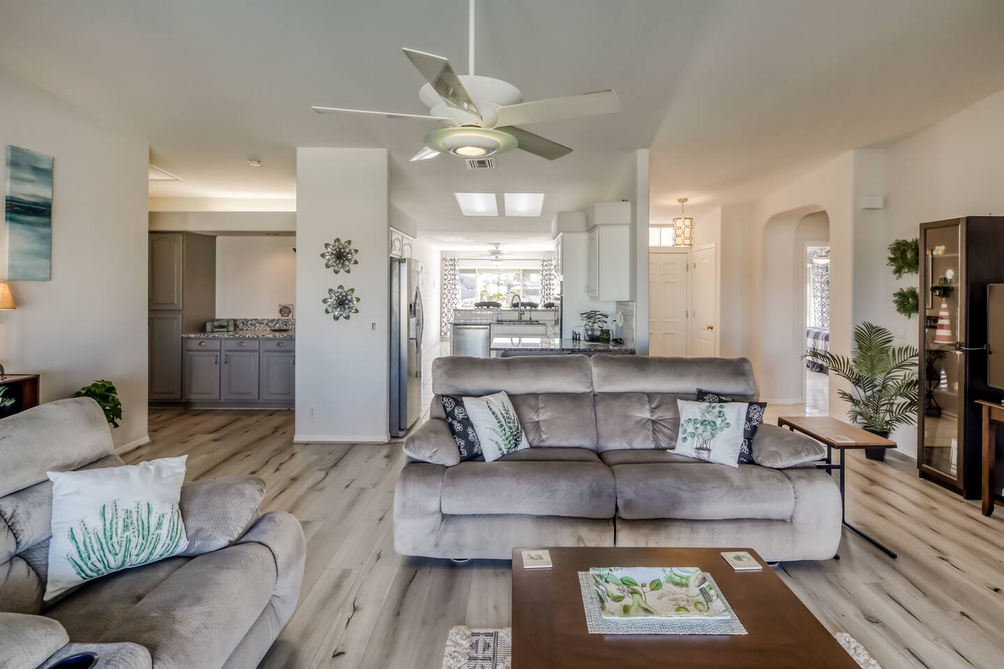 Lake Views | Pool | 3bd | Boat Parking | Sleeps 6