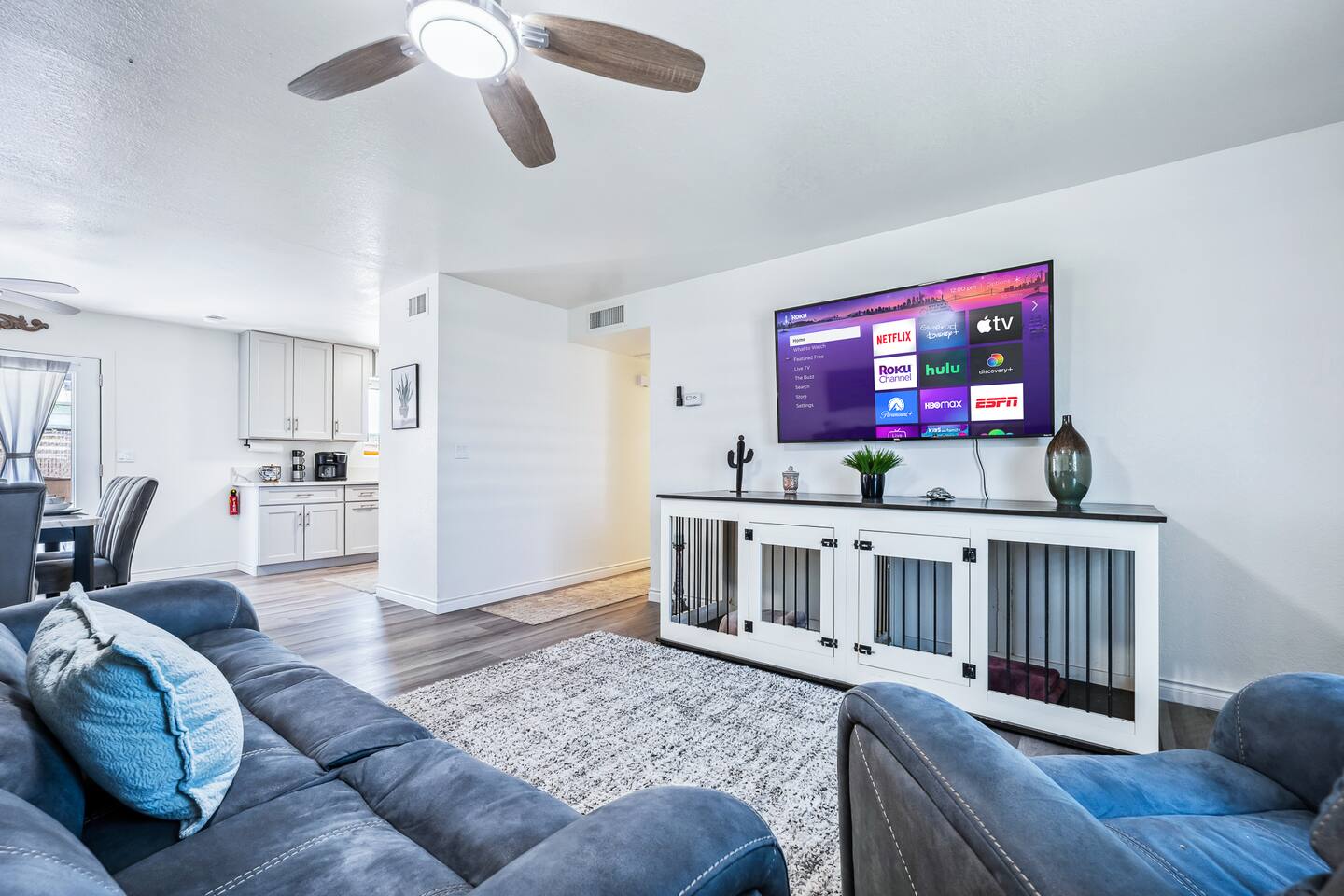 EV Charger! Walk To Rotary Park! | 3bd | Sleeps 8