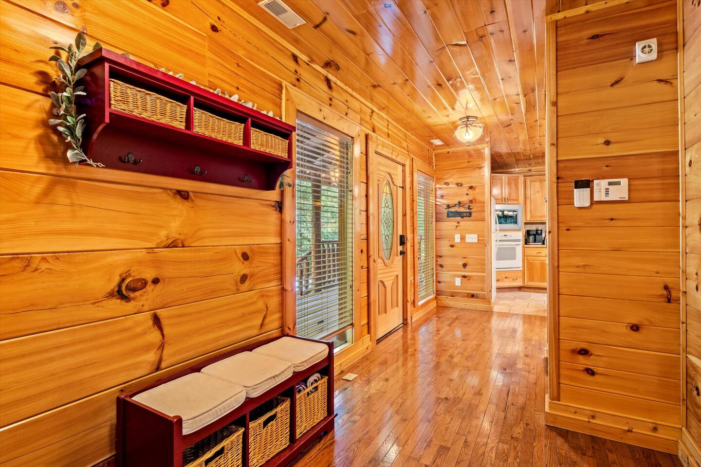 Secluded - Hot Tub, Wi-Fi, 3x Kings, Large Deck