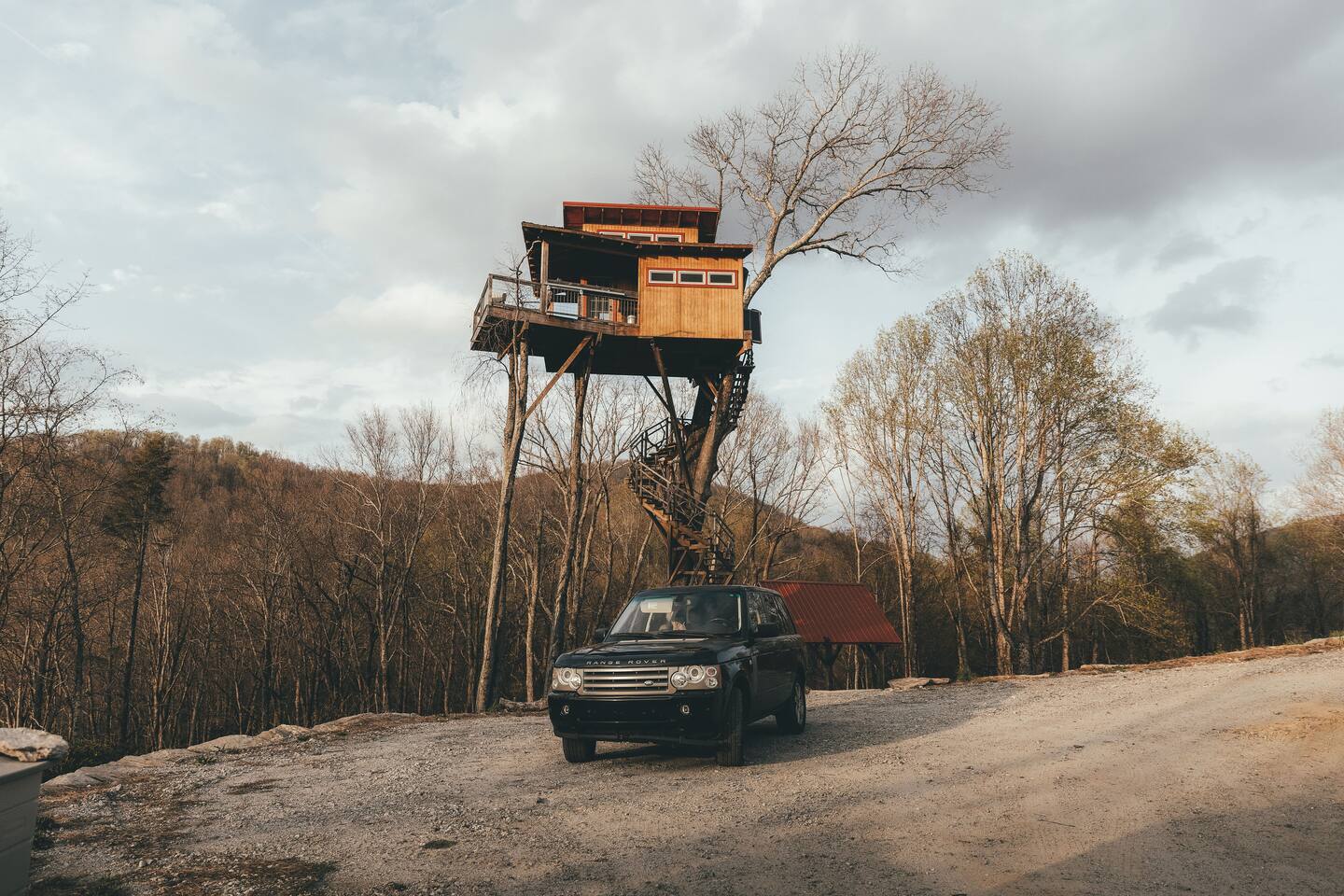 Raven Rock Mountain Skyscraper Treehouse