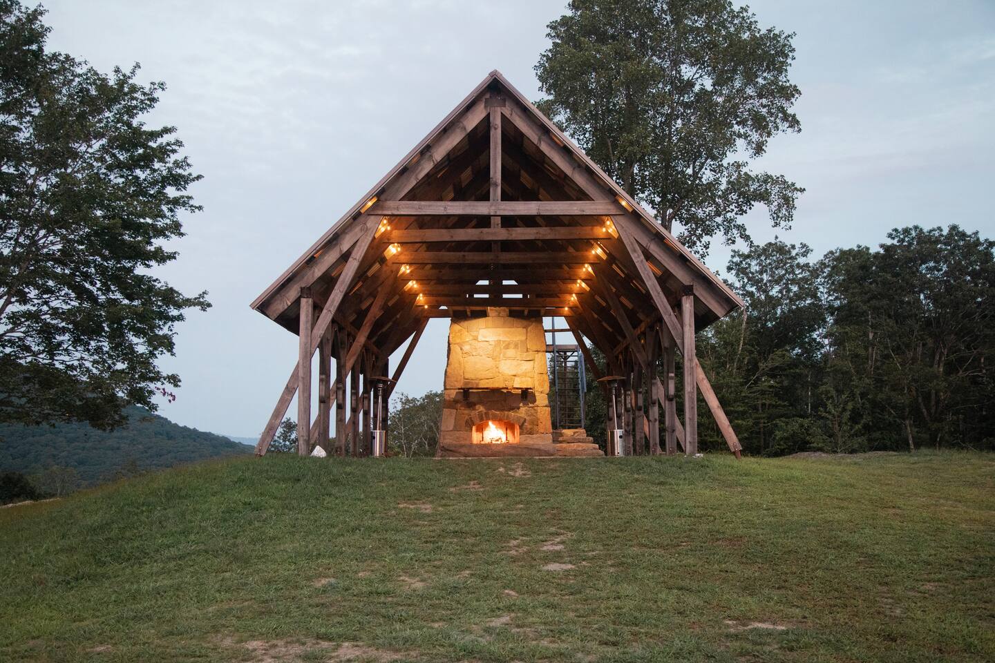 Raven Rock Mountain Skyscraper Treehouse