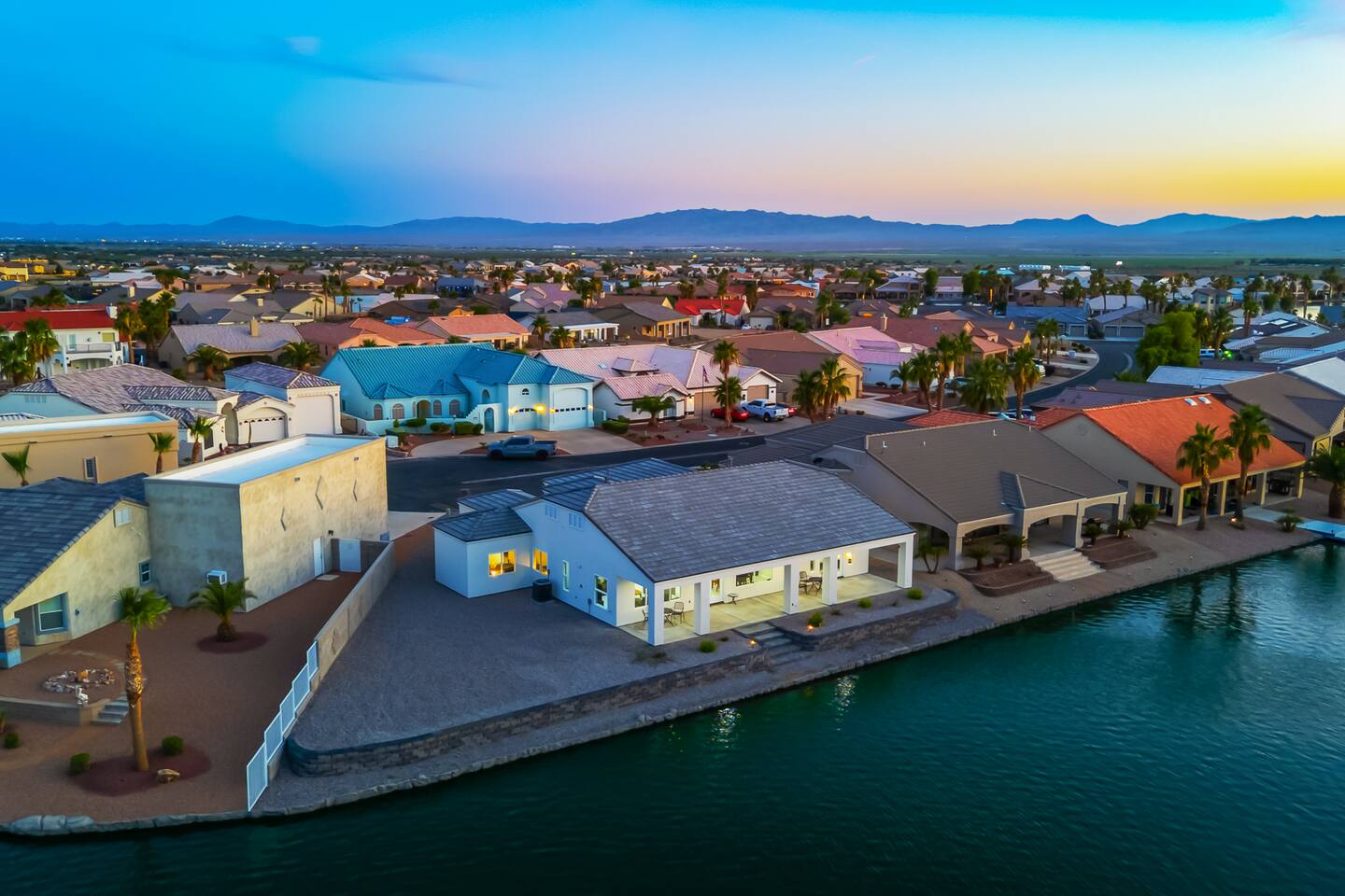 Lakeside Luxury | 4bd | Heated Pool + Pickleball