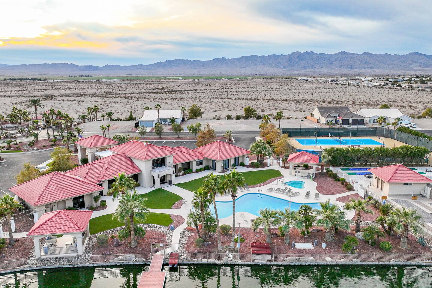 Lakeside Luxury | 4bd | Heated Pool + Pickleball