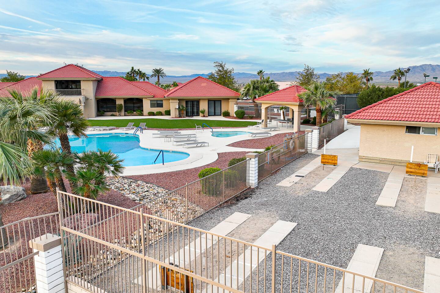 Lakeside Luxury | 4bd | Heated Pool + Pickleball