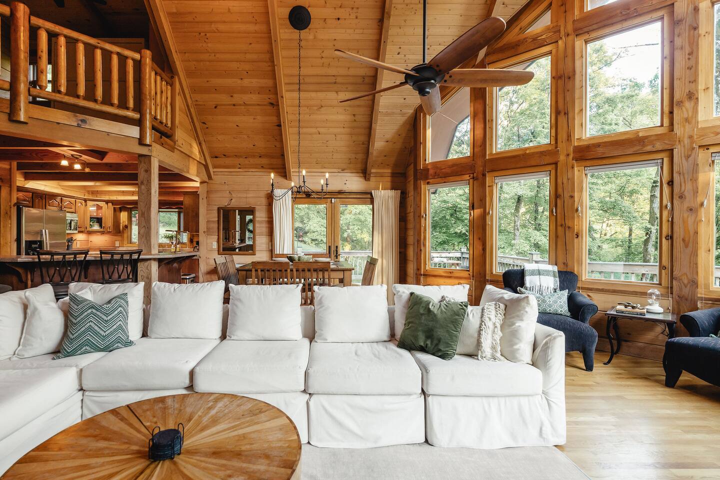 Center Hill Lake Cabin w/ Lake Access & Hot Tub