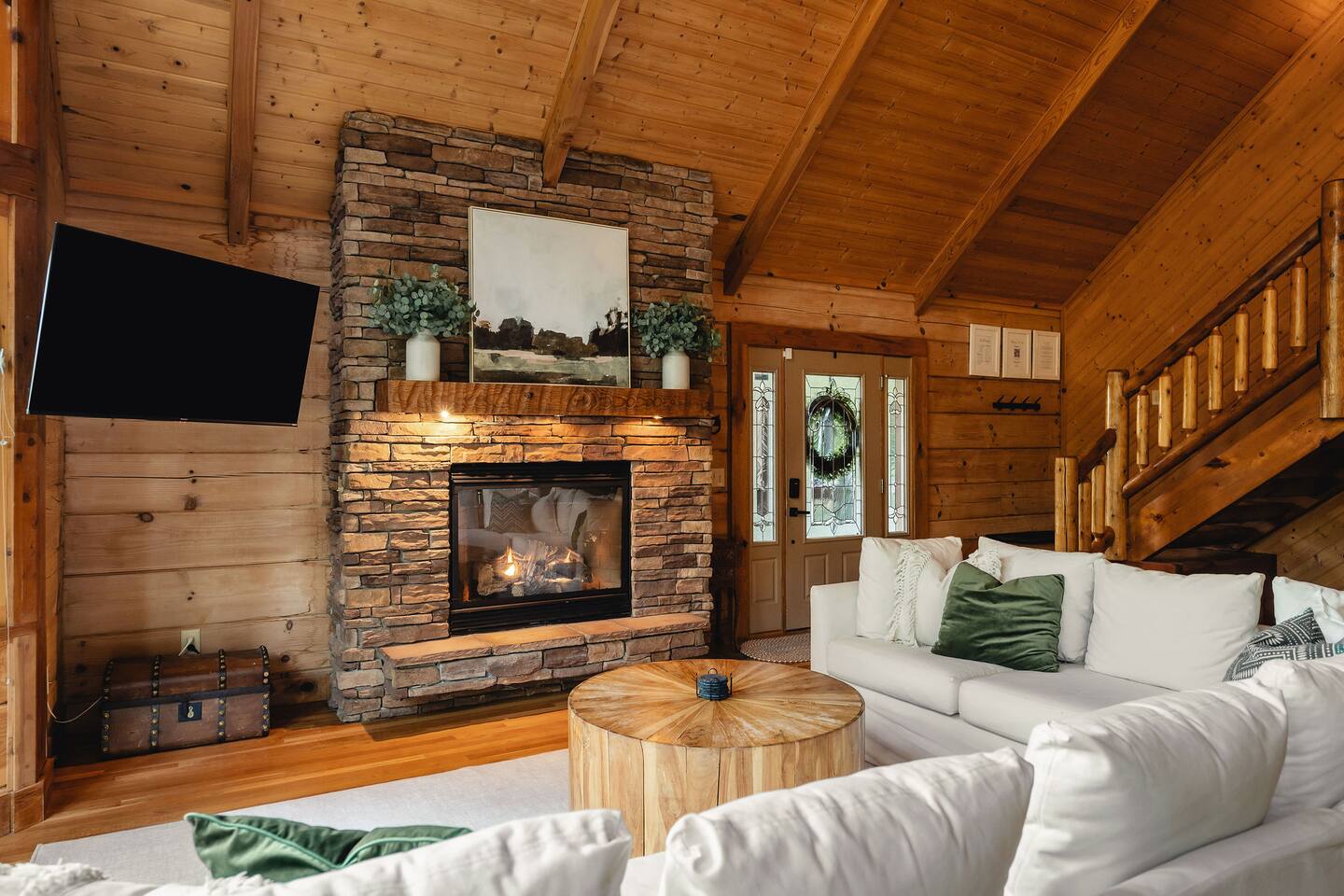 Center Hill Lake Cabin w/ Lake Access & Hot Tub