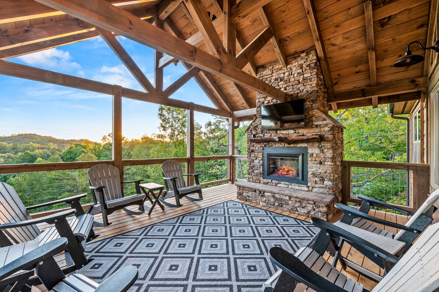 2 Cabins - Indoor Pool, Hot Tub, Wi-fi - Sleeps 24