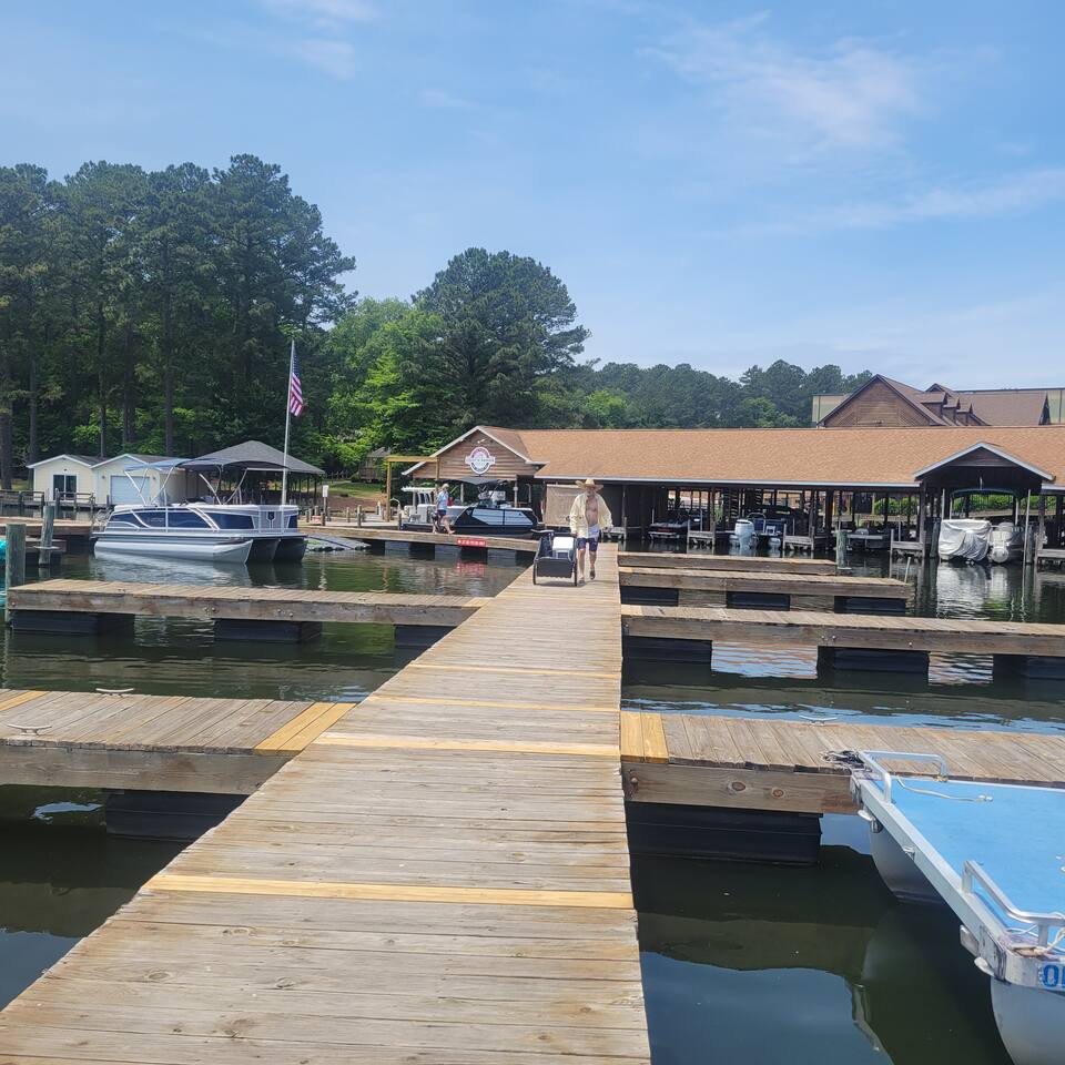 Lake Tillery-7 minutes to Marina! — Mount Gilead — vacation rental
