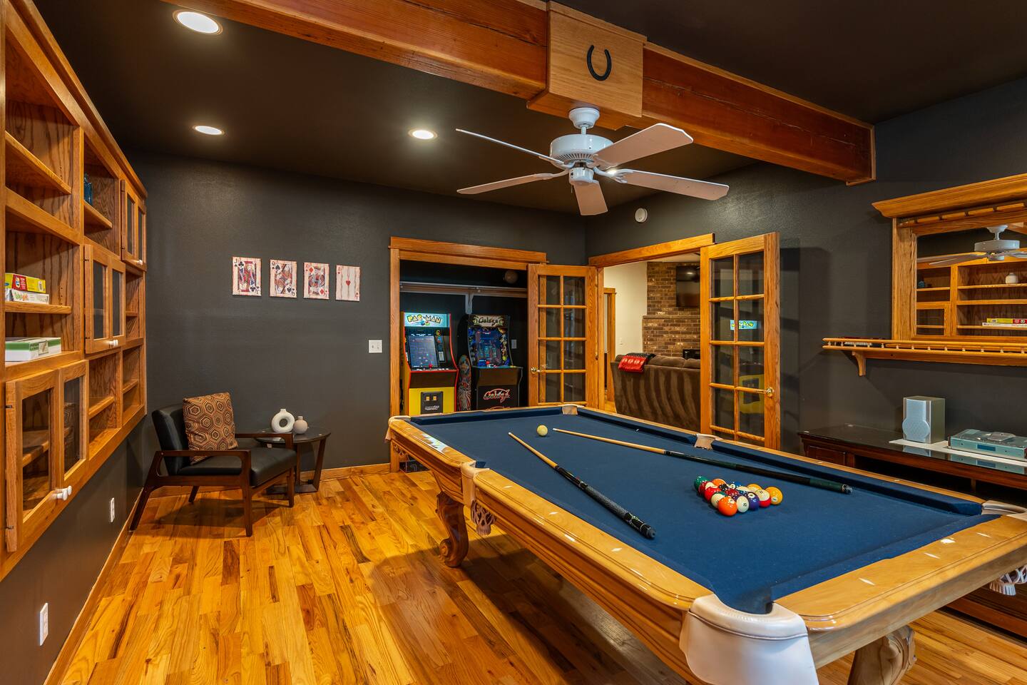 Oak & Arrow Lodge • Forest Hideaway