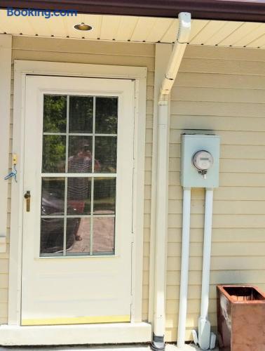 Ipperwash Bliss: Gated, Hear the wave, Sleep 7 - Holiday Home