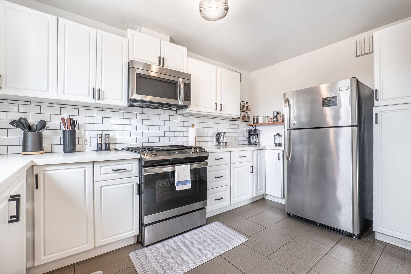 The Boho Retreat- Close to PHX, OldTown, FastWiFi!