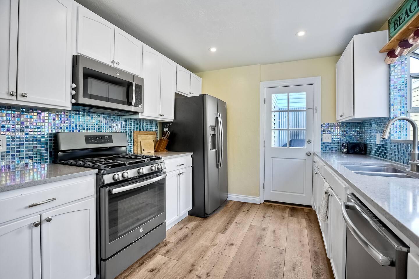 Mission Beach Professional Suite | Monthly Stays