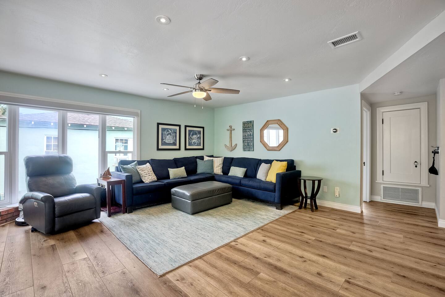 Mission Beach Professional Suite | Monthly Stays