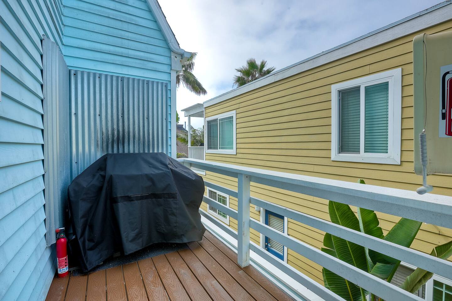 Mission Beach Professional Suite | Monthly Stays