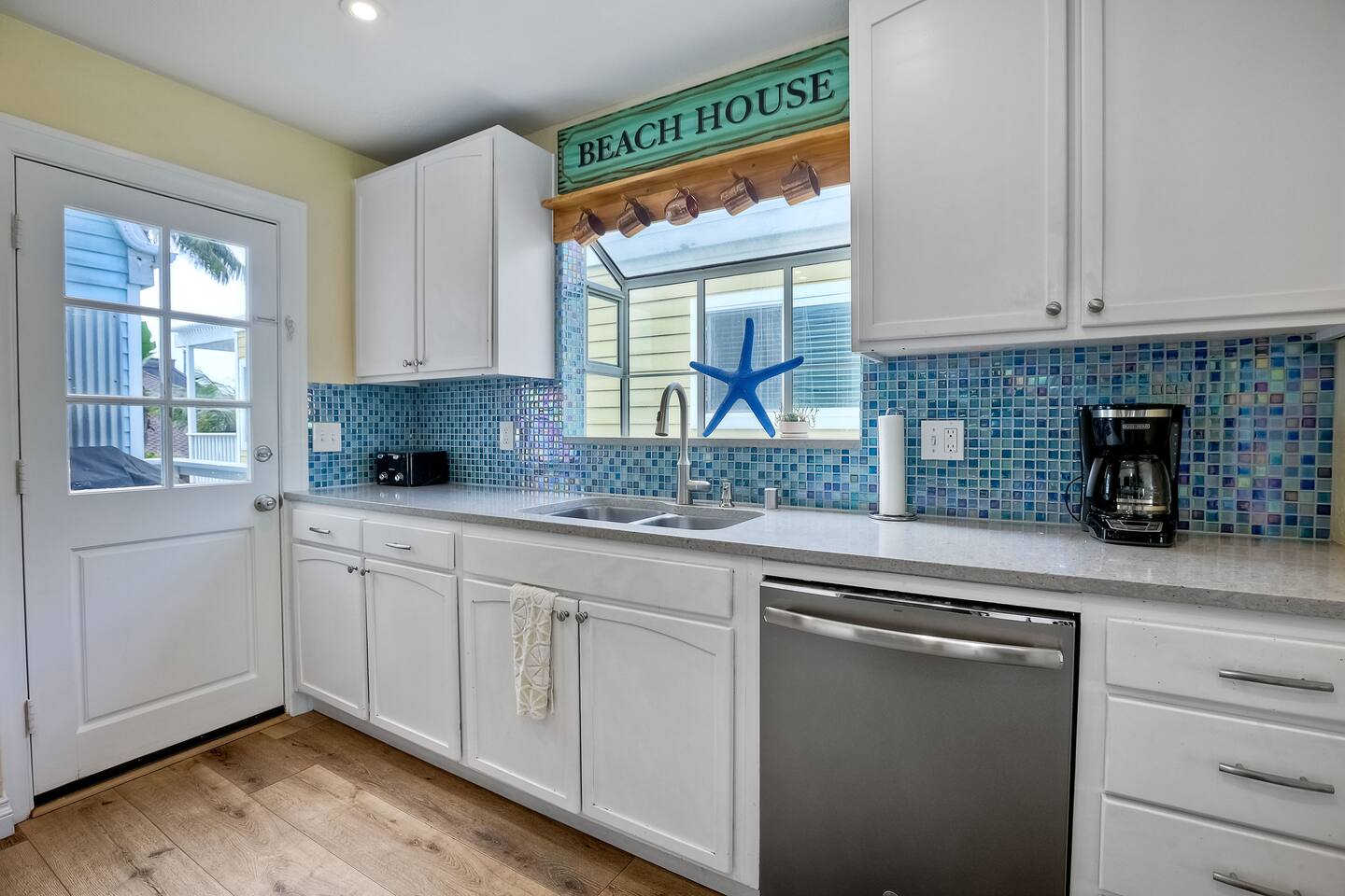 Mission Beach Professional Suite | Monthly Stays