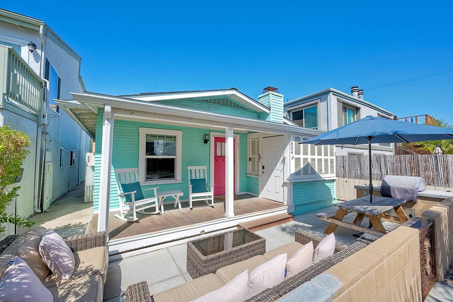 Beach Cottage steps to the bay, awesome porch — San Diego — vacation rental