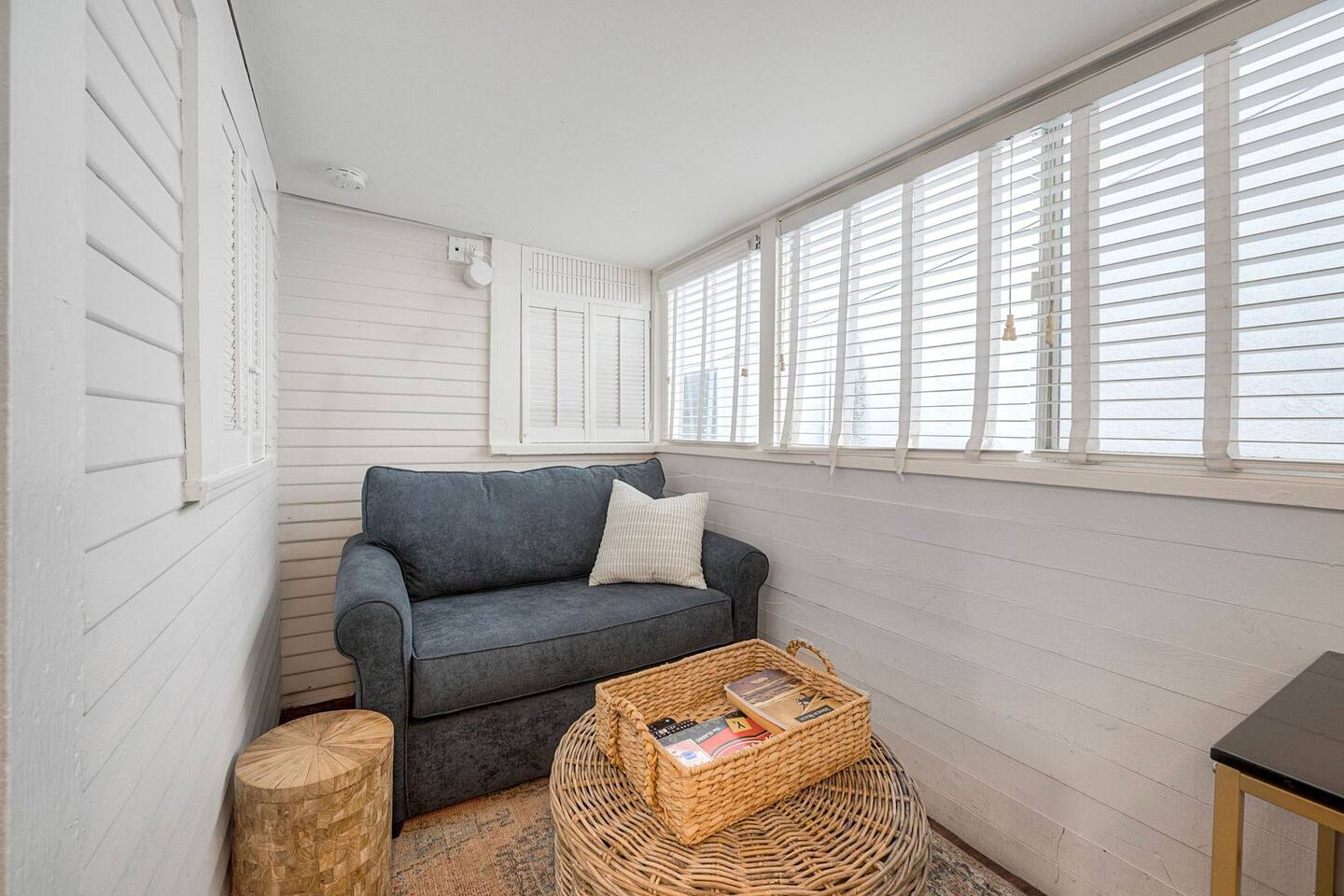 Cozy Cottage Studio steps to the sand!