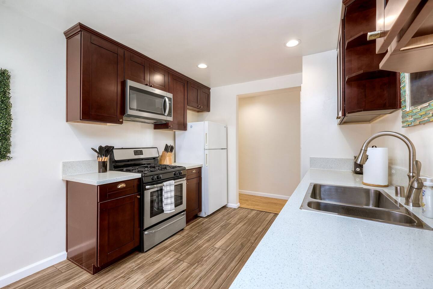Walkable Hillcrest 2BR • Eat, Explore, Relax