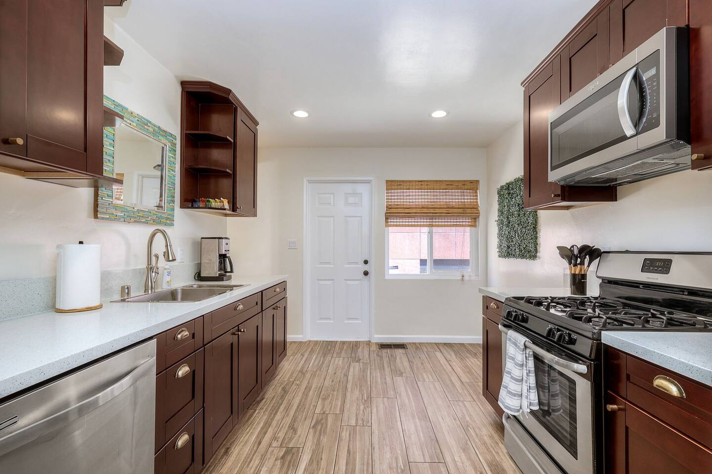 Walkable Hillcrest 2BR • Eat, Explore, Relax