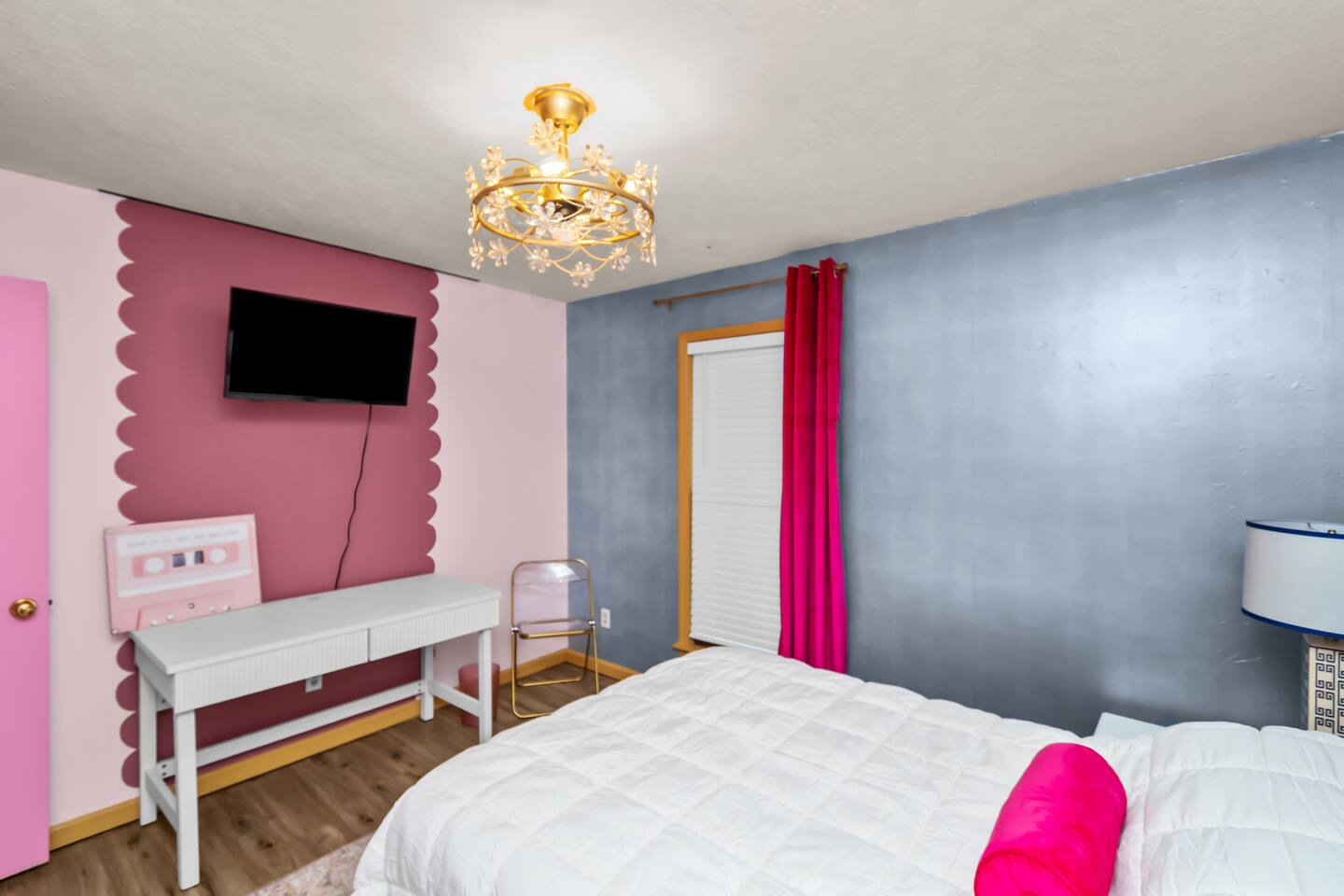 The Pink Limozeen