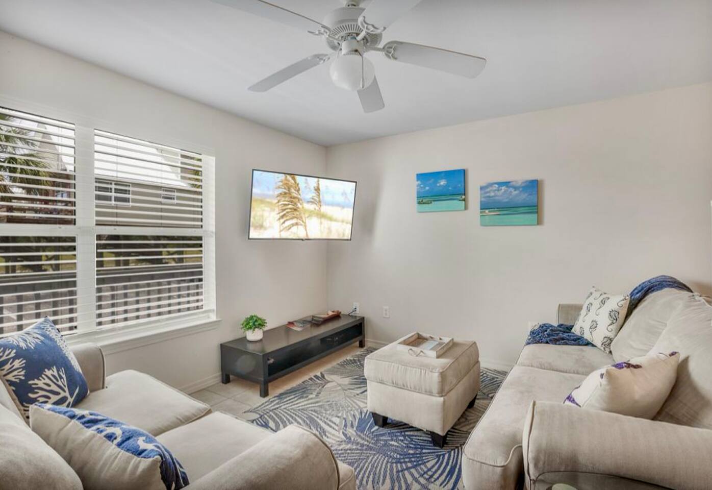 Alabama Sands, Sleeps 6, Pool, 4min walk to beach!