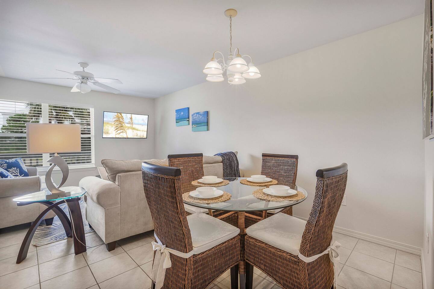 Alabama Sands, Sleeps 6, Pool, 4min walk to beach!