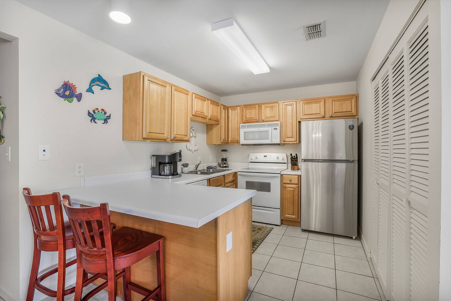 Alabama Sands, Sleeps 6, Pool, 4min walk to beach!