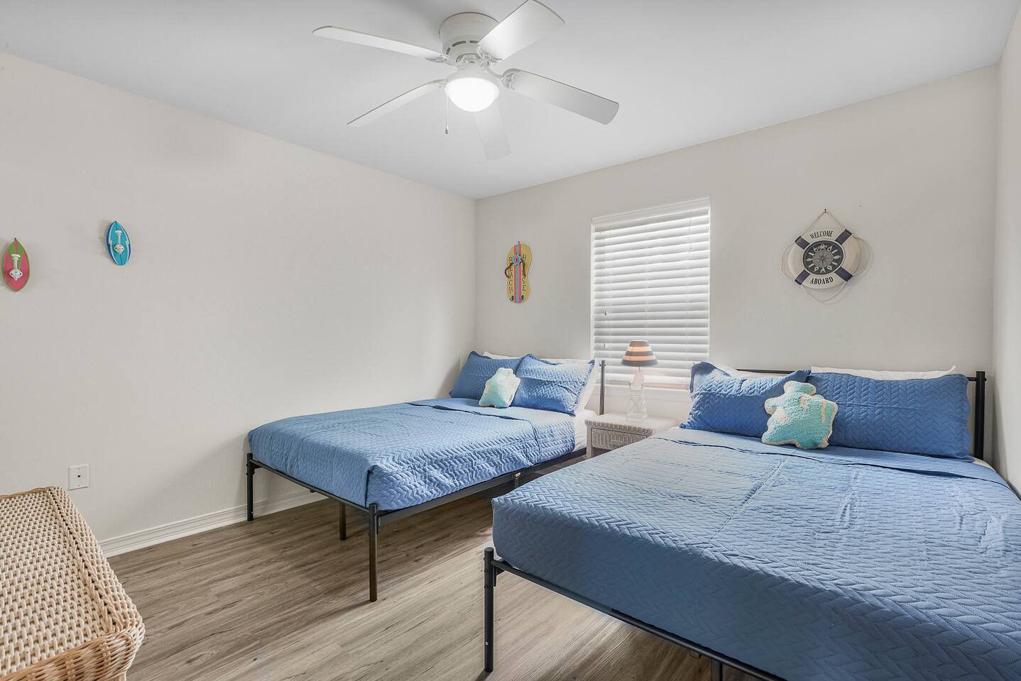 Alabama Sands, Sleeps 6, Pool, 4min walk to beach!