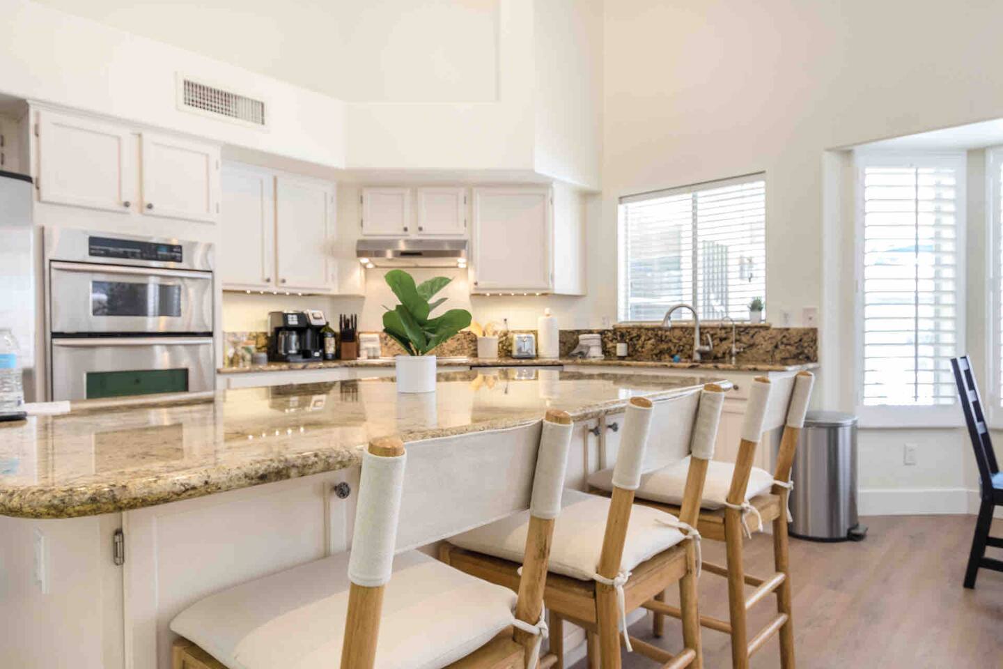 4BR AZ Oasis | Heated Pool + EV