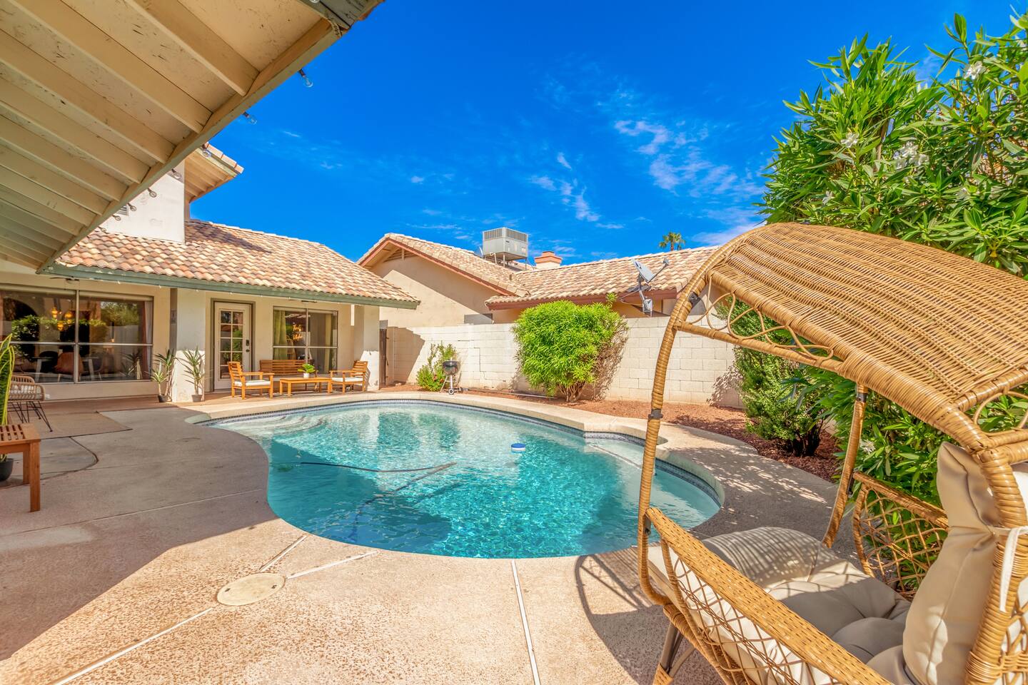 4BR - Heated Pool, Golf, EV and Games