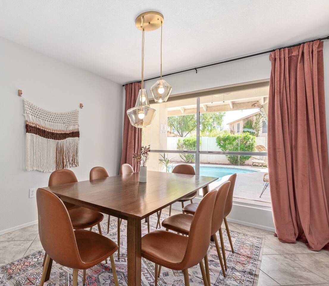 4BR - Heated Pool, Golf, EV and Games