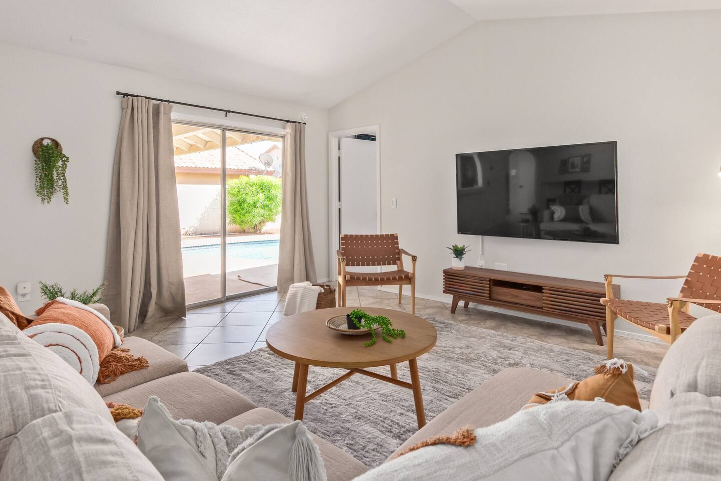 4BR - Heated Pool, Golf, EV and Games