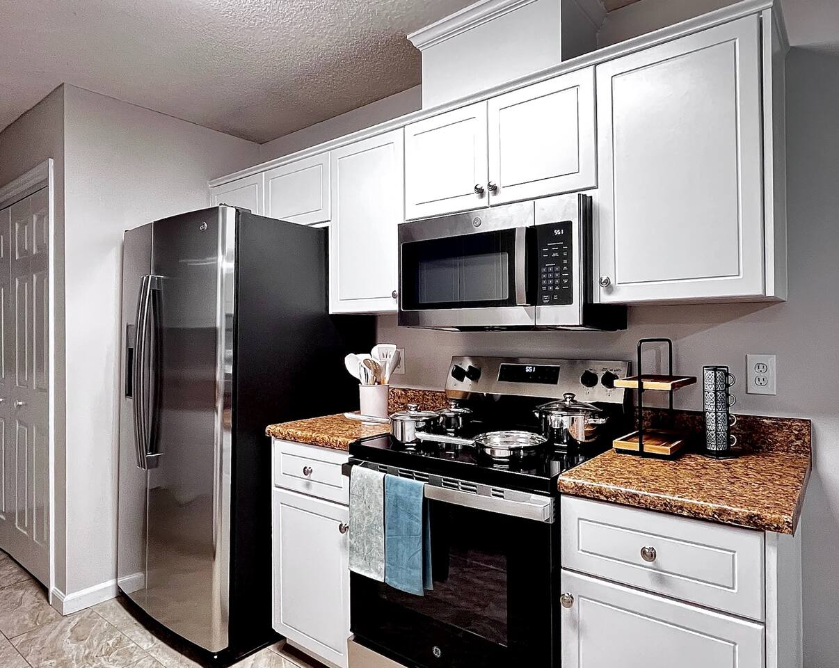 Updated 3BR Gem Near Dining & Golf!