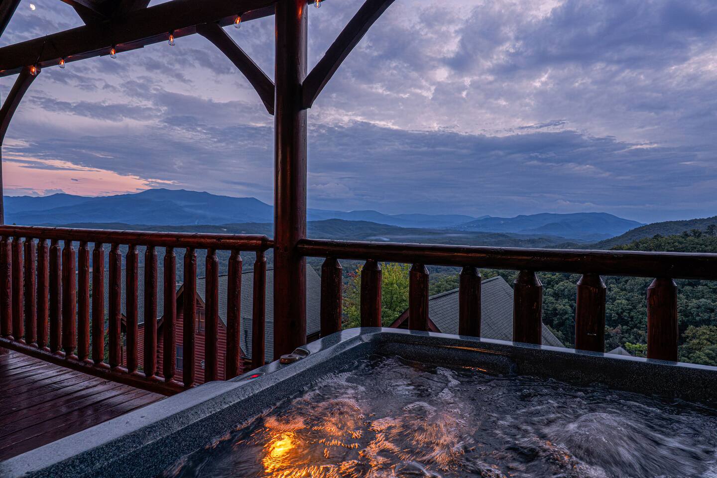 Oh Wow Views! Pool, Billiards, Hot tub, Foosball