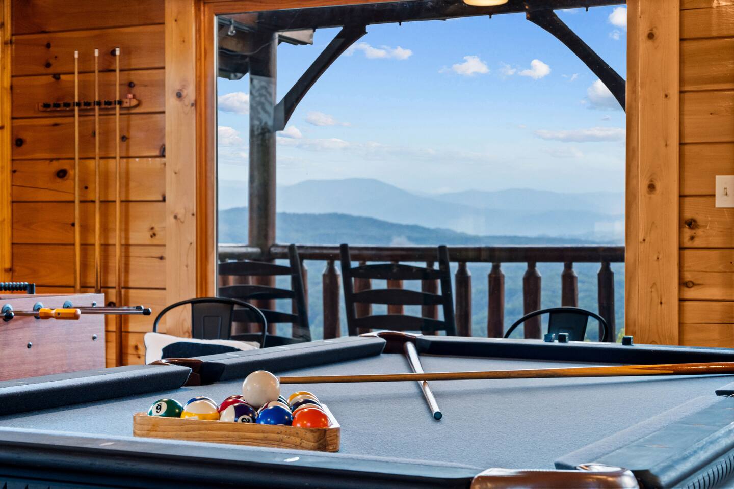 Oh Wow Views! Pool, Billiards, Hot tub, Foosball