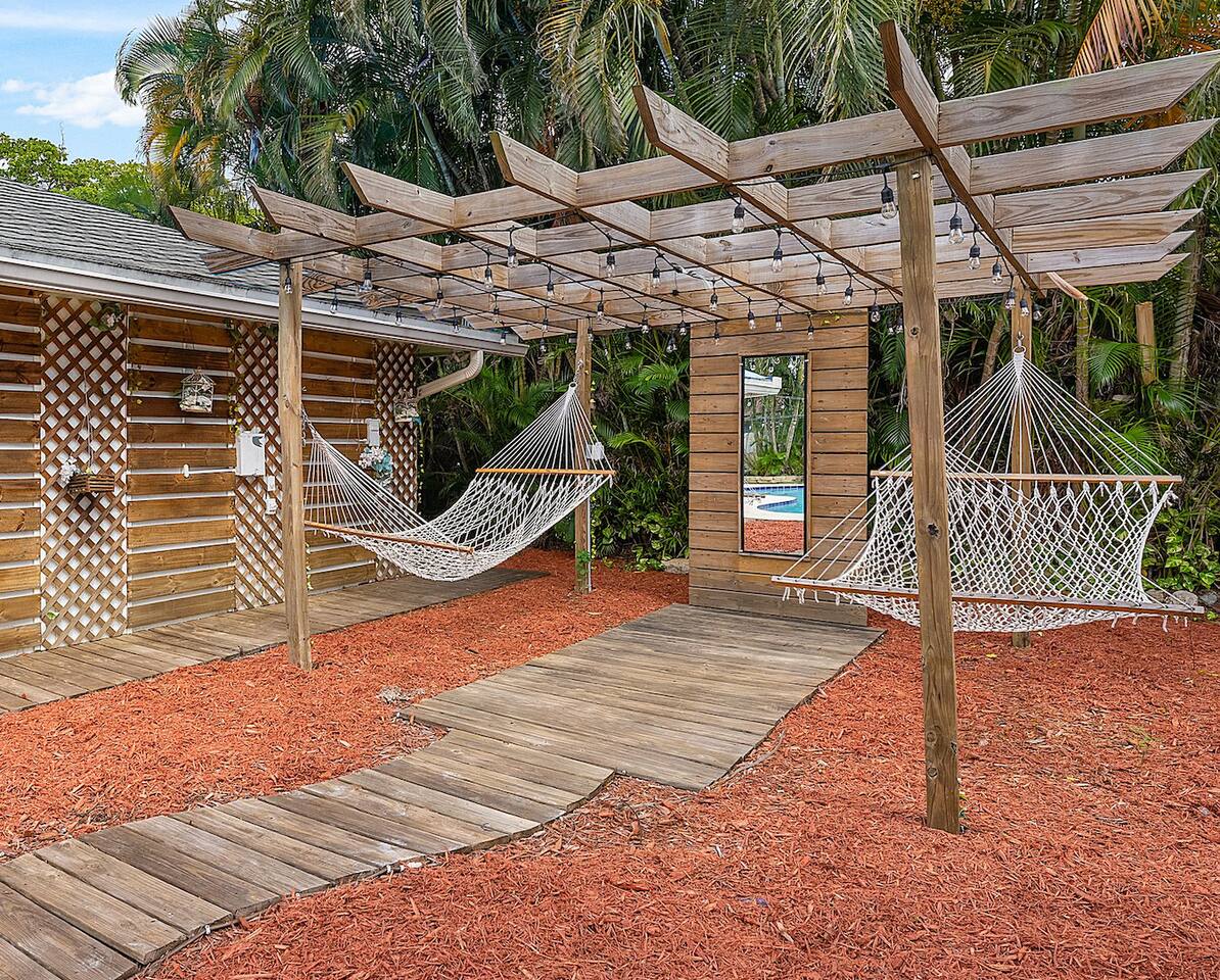 OutdoorParadise: Heated Pool•Hammocks•MiniGolf