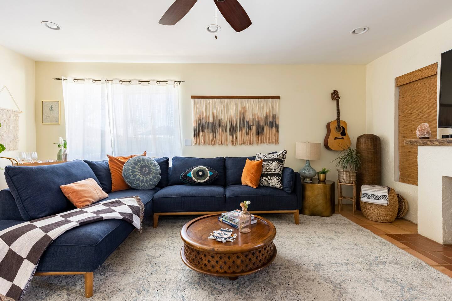 Spanish Boho Retreat, 4br 3ba Large Pool/Spa