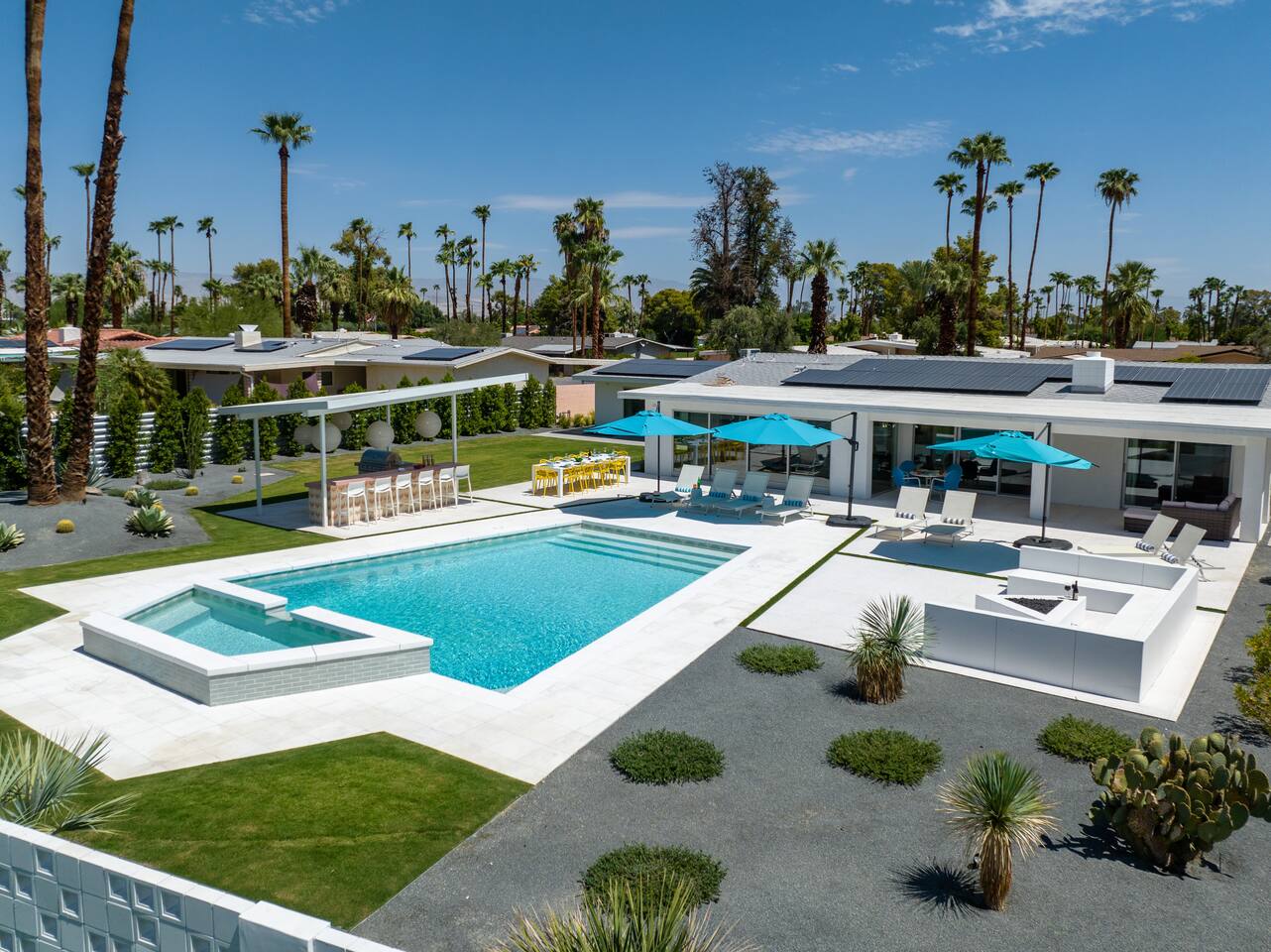 Record Views — Palm Springs Midcentury Compound
