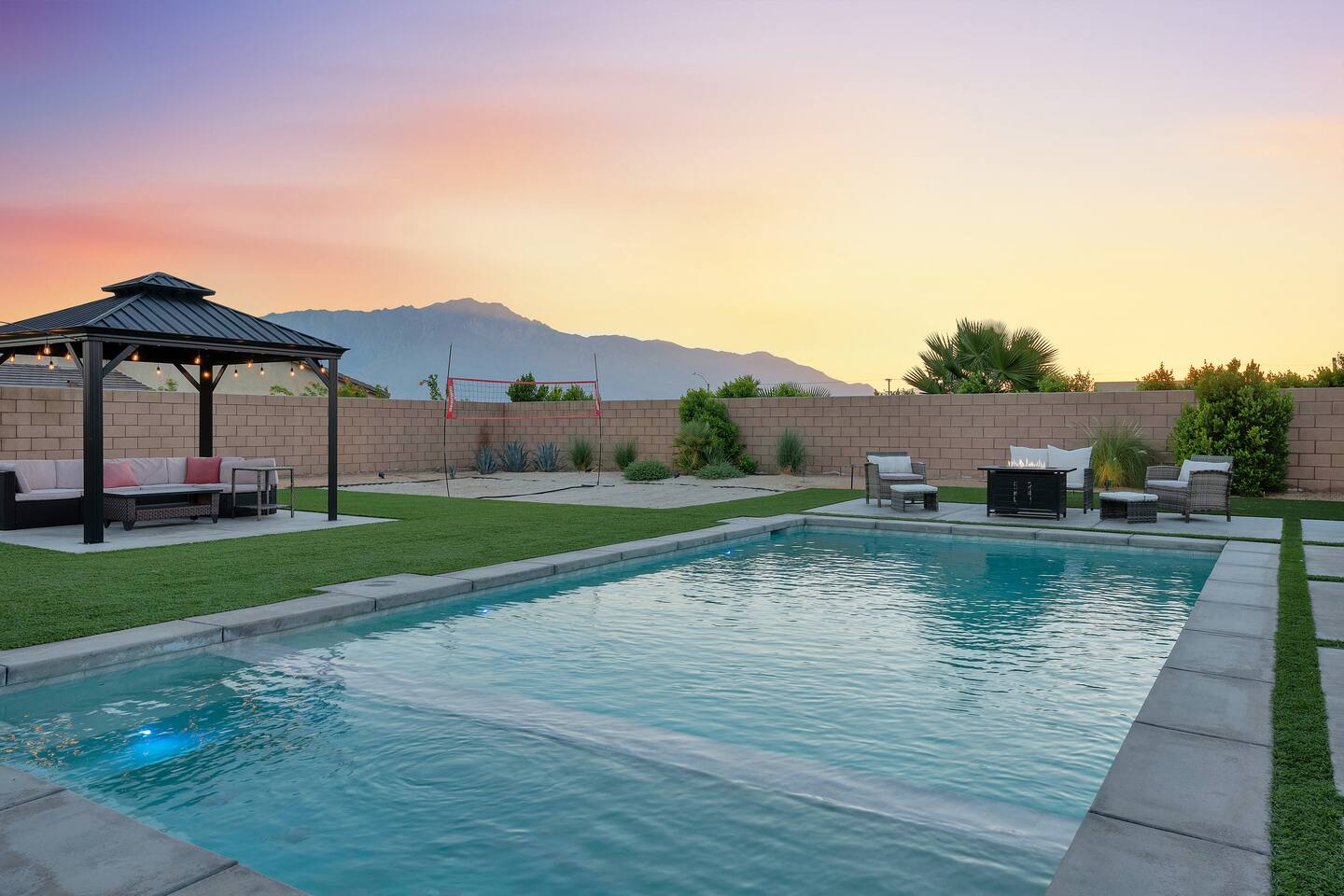Vista Springs, Pool/8 person Spa Jr Volleyball Ct