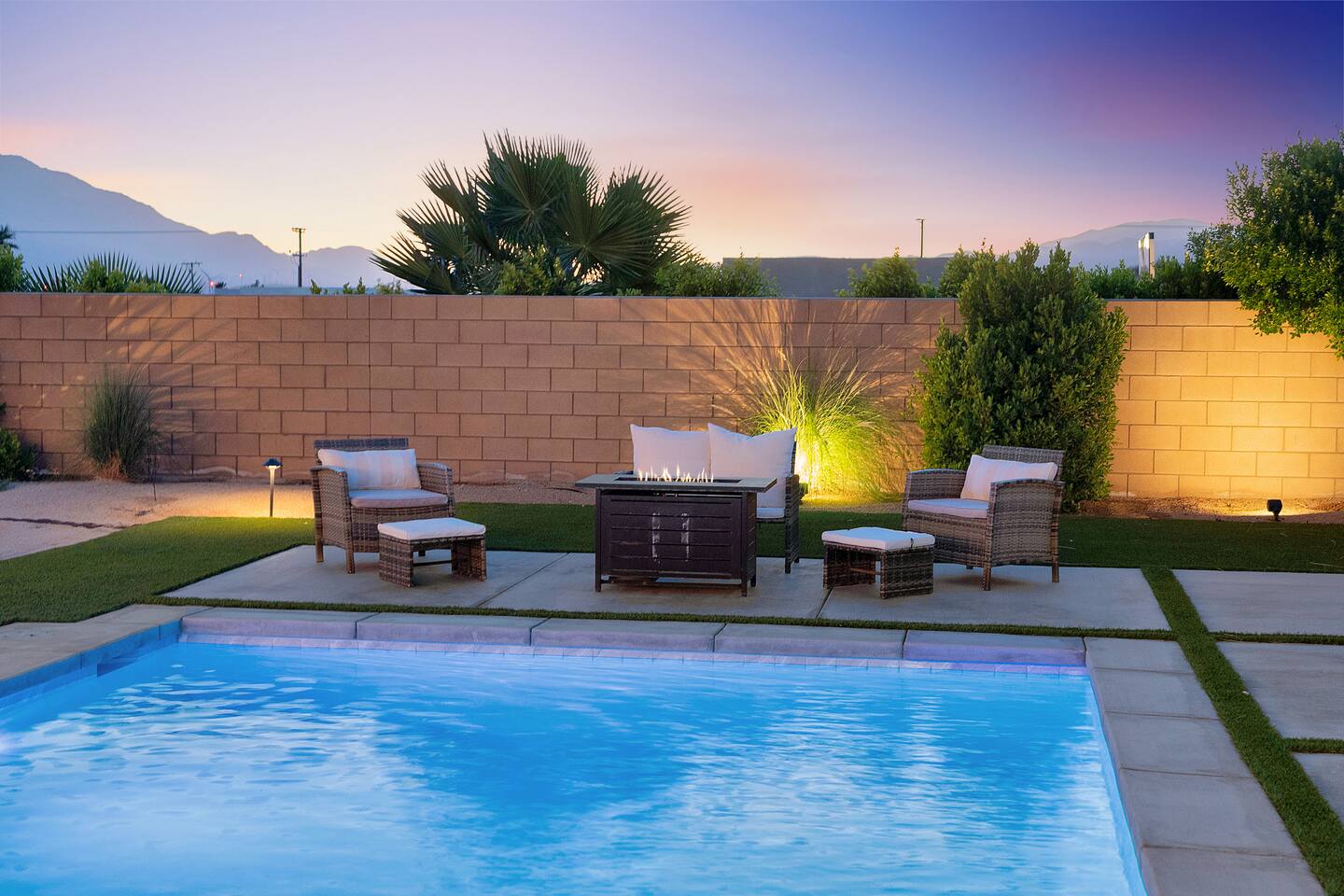 Vista Springs, Pool/8 person Spa Jr Volleyball Ct