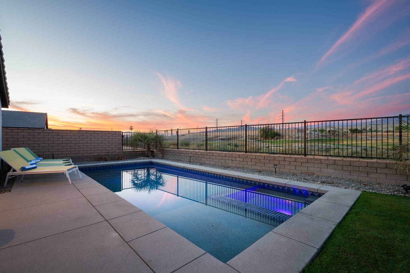 Desert Bliss New 4br, 3ba Modern design Pool/Spa