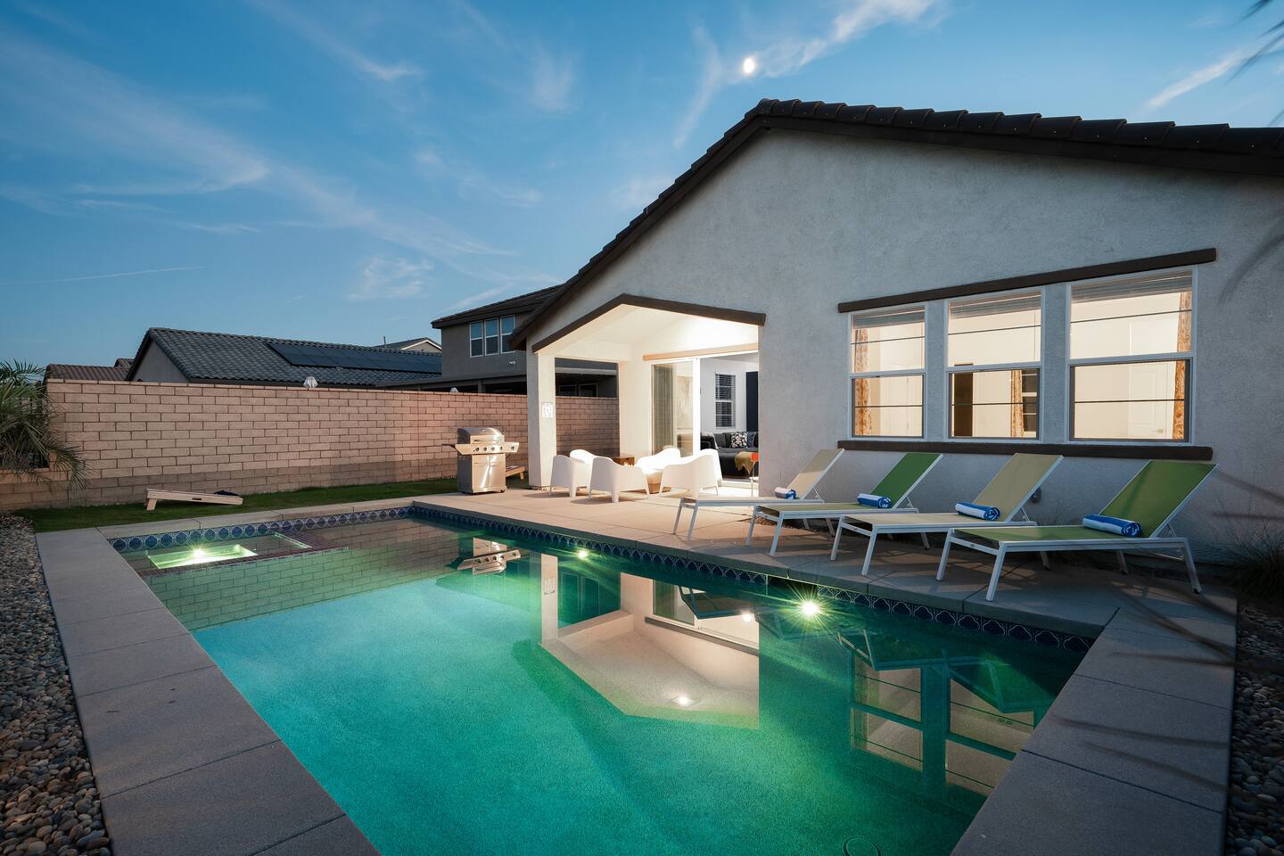 Desert Bliss New 4br, 3ba Modern design Pool/Spa