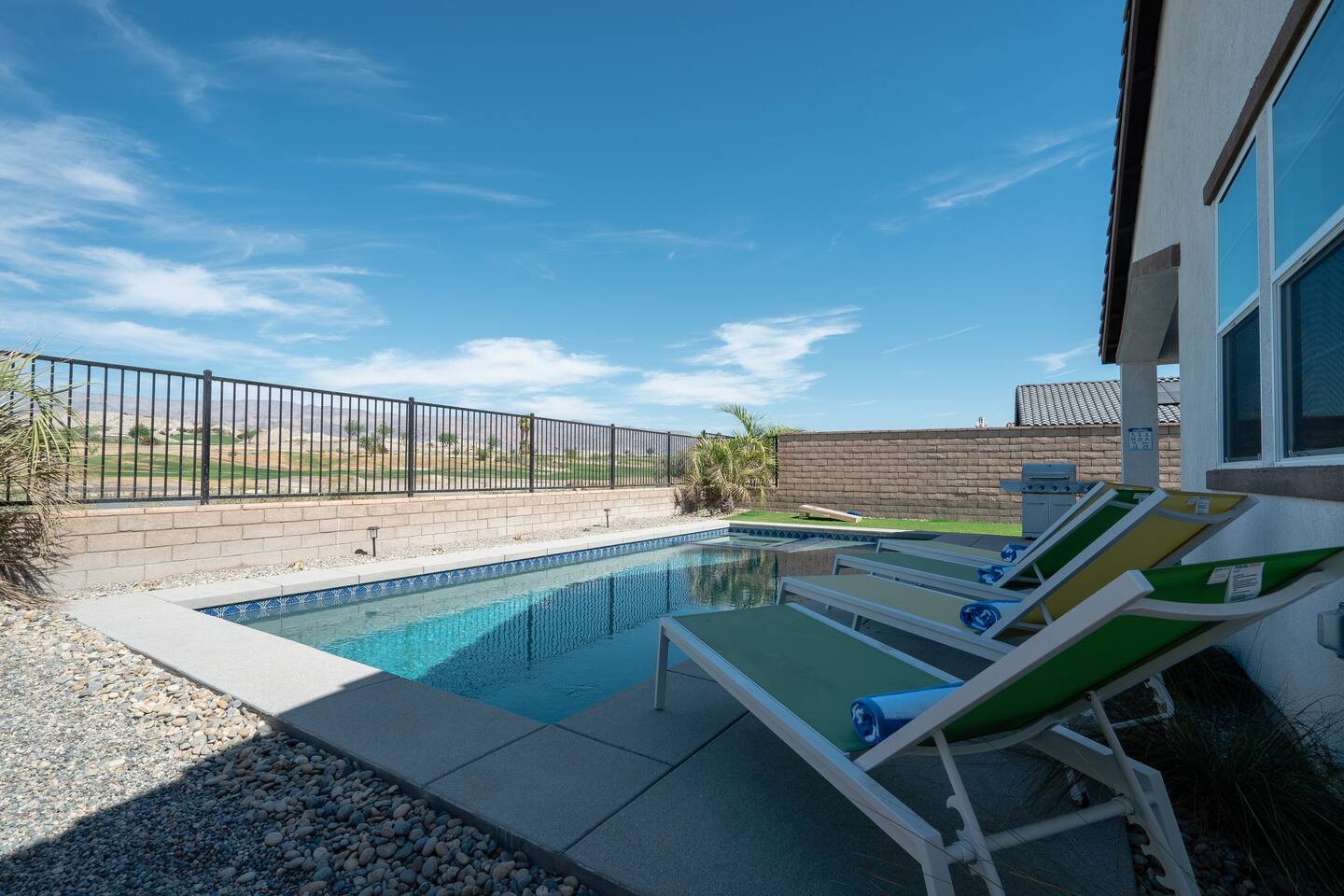 Desert Bliss New 4br, 3ba Modern design Pool/Spa