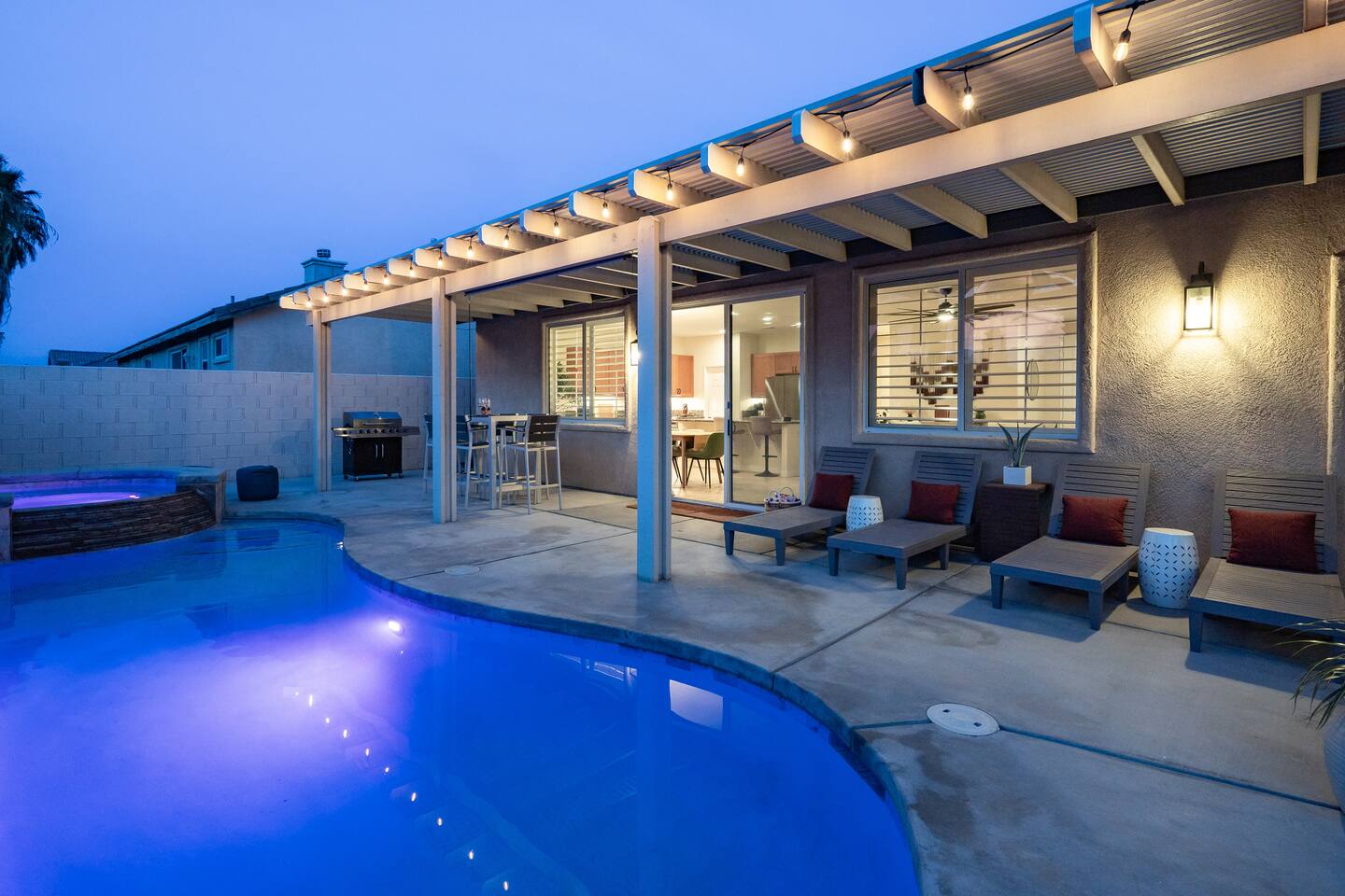 Desert Villa, close BNP tournament and Festivals