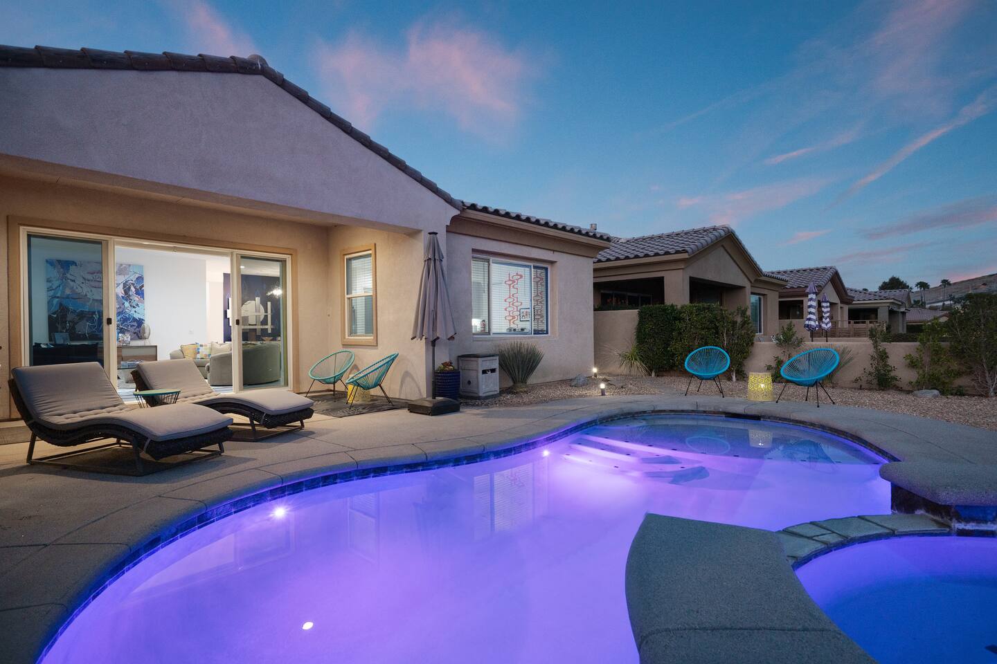Chimayo Villa, Poolside Mtn Views close to PS