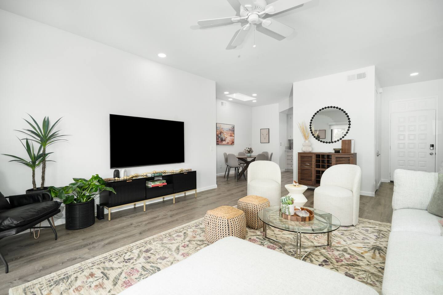Desert Bloom, 2br ensuite 2ba Condo with Pool/Spa