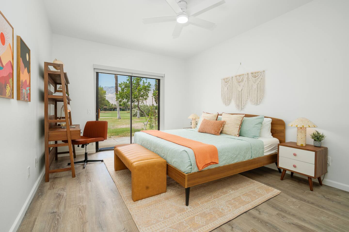 Desert Bloom, 2br ensuite 2ba Condo with Pool/Spa