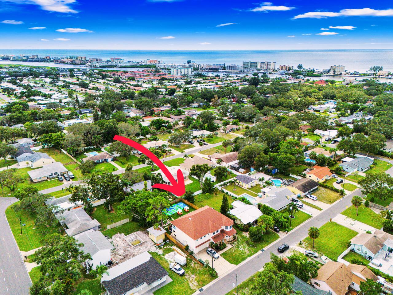 Sleeps21 7BR Beach Estate: Pool, Slide, Golf Sim
